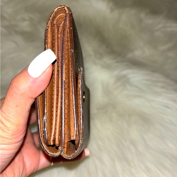 Louis Vuitton Double Mono Snap Wallet. Serial #: TH1917 - Picture 9 of 12